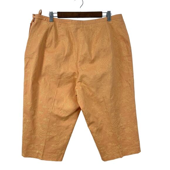 VTG Talbots Woman Petites Capri Pants 16W Embroidered Pineapples Summer Tropical - Picture 2 of 7